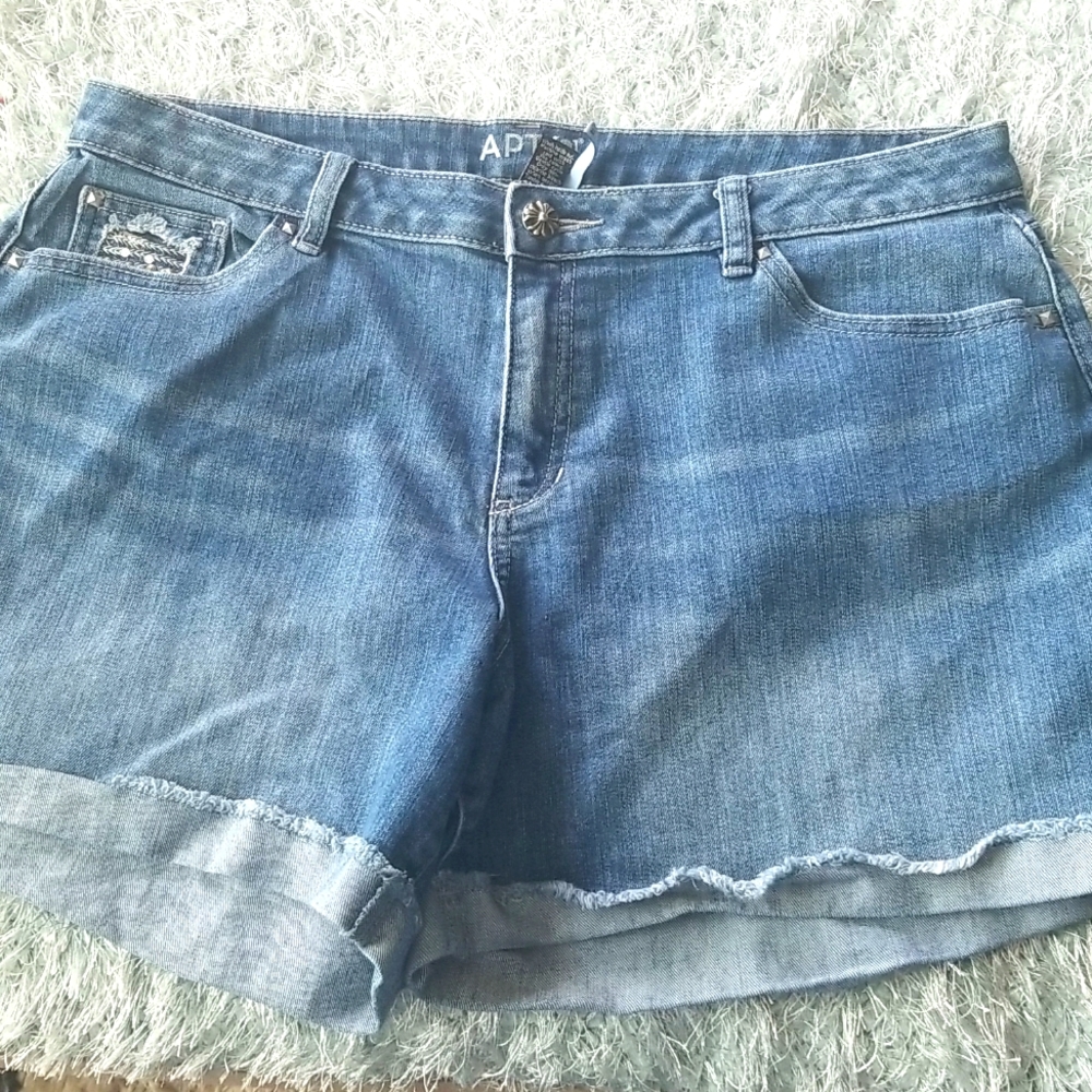 Apt 9 studded shorts